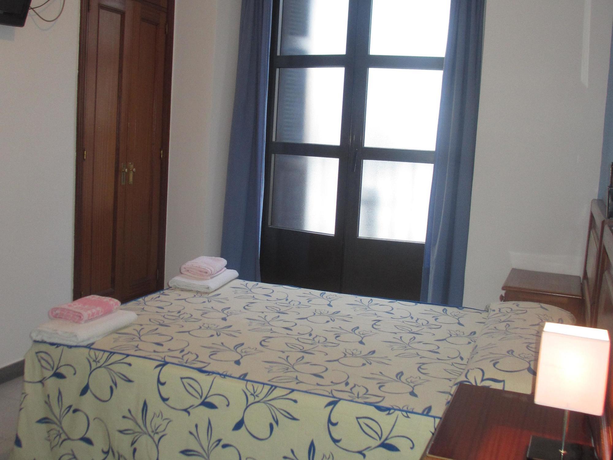 Hostal Pan America มาดริด ภายนอก รูปภาพ